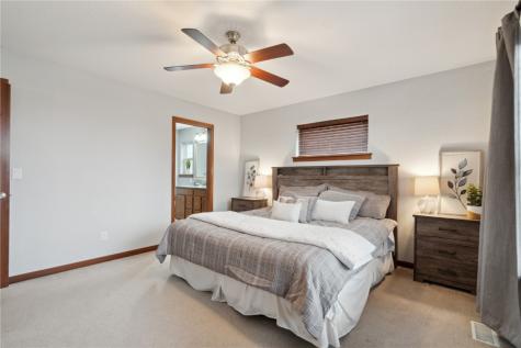 4922 Windmill Drive SW Cedar Rapids IA 52404