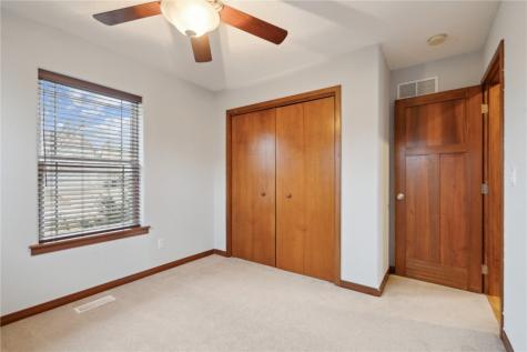 4922 Windmill Drive SW Cedar Rapids IA 52404