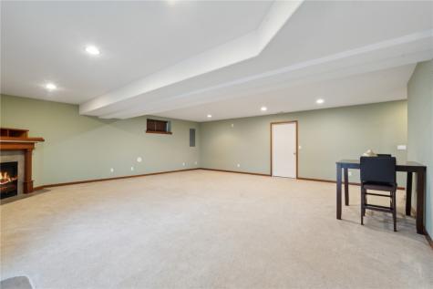 4922 Windmill Drive SW Cedar Rapids IA 52404