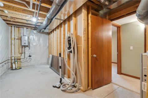 4922 Windmill Drive SW Cedar Rapids IA 52404