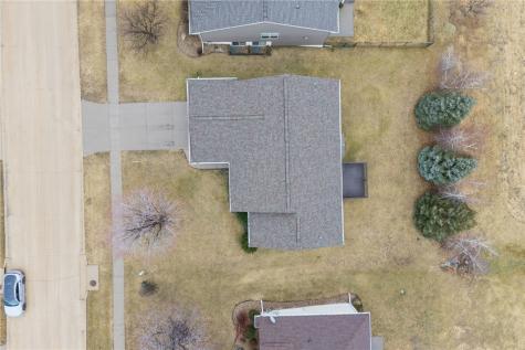 4922 Windmill Drive SW Cedar Rapids IA 52404