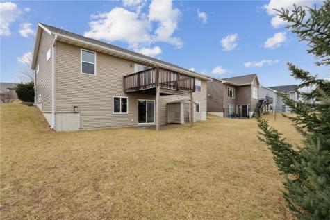 4922 Windmill Drive SW Cedar Rapids IA 52404