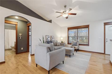 4922 Windmill Drive SW Cedar Rapids IA 52404