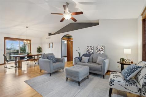 4922 Windmill Drive SW Cedar Rapids IA 52404