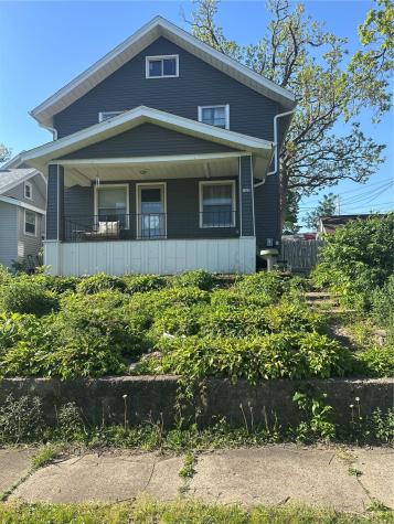 1507 Hinkley Avenue NW Cedar Rapids IA 52405