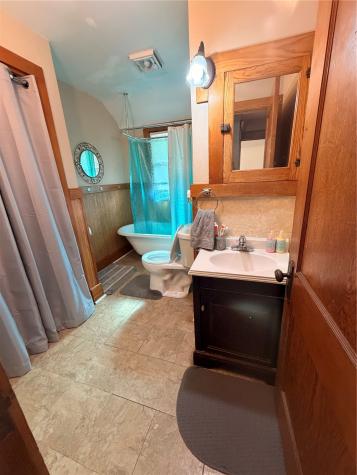 1507 Hinkley Avenue NW Cedar Rapids IA 52405