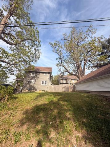 1507 Hinkley Avenue NW Cedar Rapids IA 52405