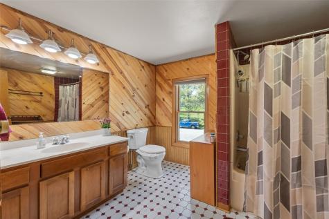 1828 NE Shady Lane North Liberty IA 52317