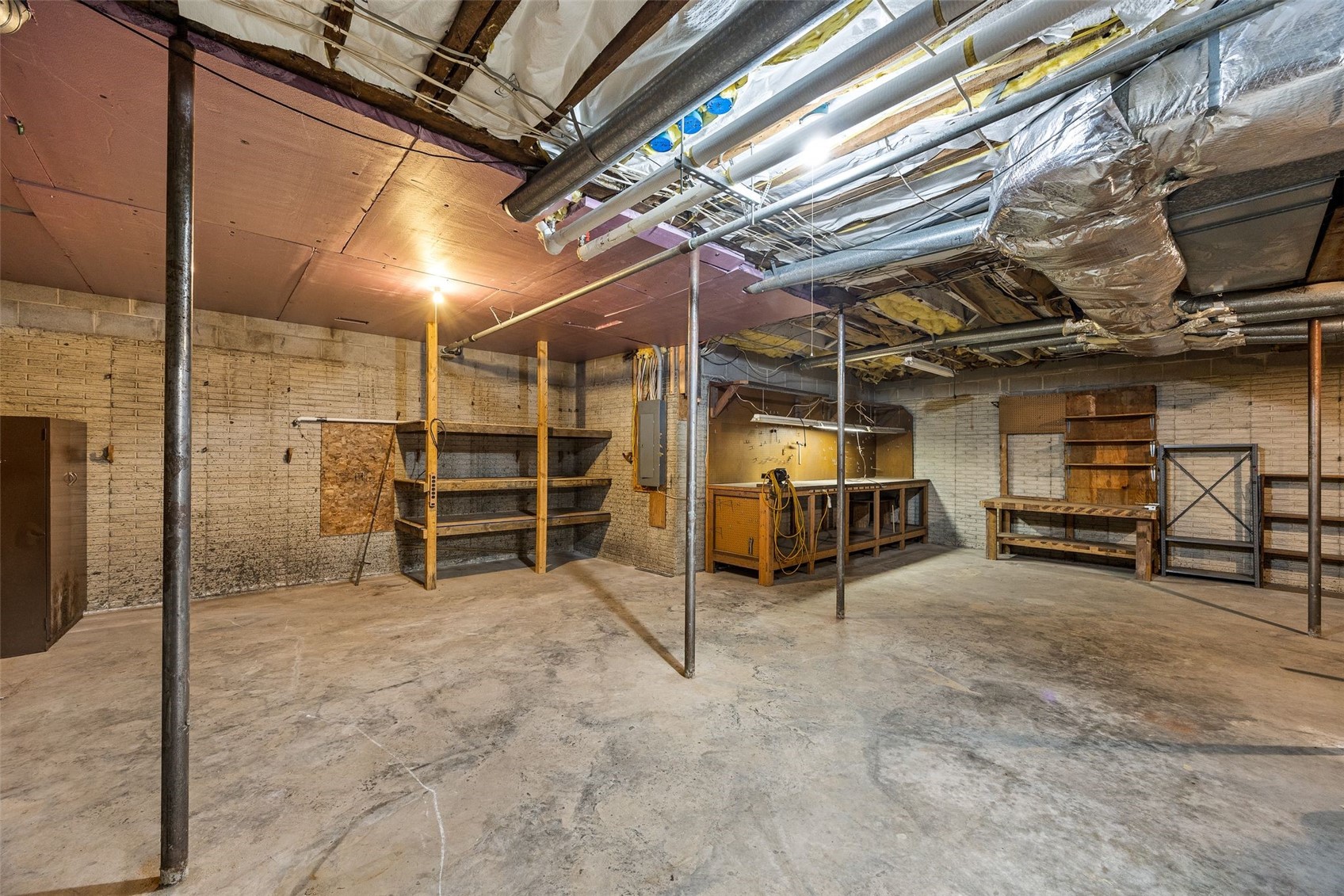 1828 NE Shady Lane North Liberty IA 52317