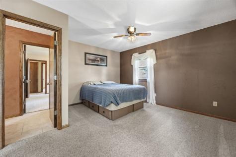 3858 Northwood Drive NE Cedar Rapids IA 52402