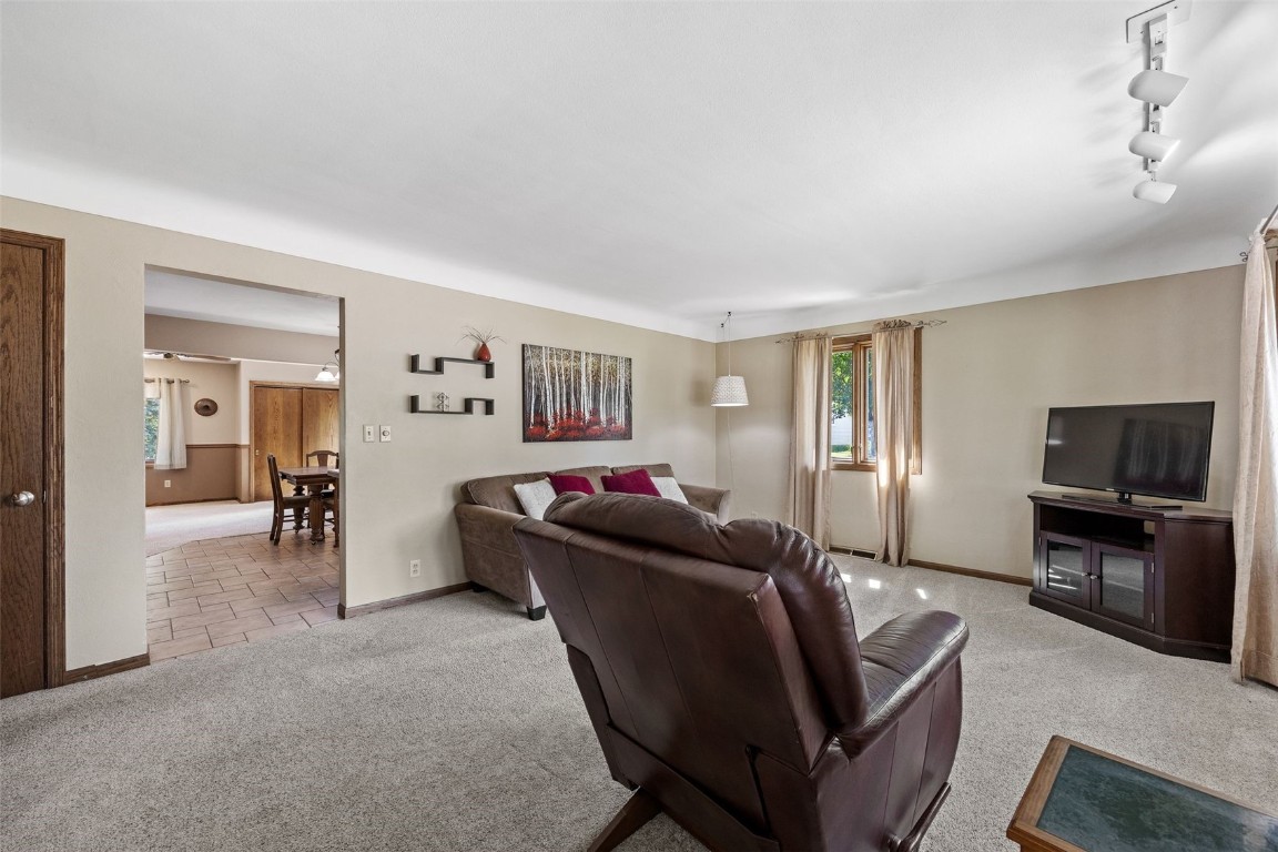 3858 Northwood Drive NE Cedar Rapids IA 52402