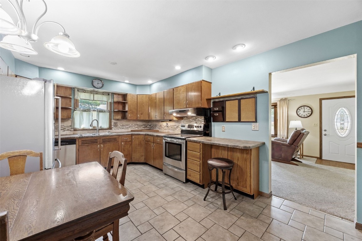 3858 Northwood Drive NE Cedar Rapids IA 52402