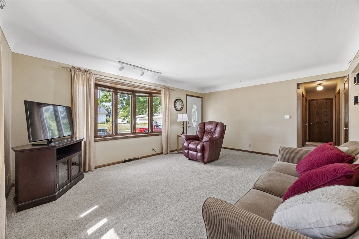 3858 Northwood Drive NE Cedar Rapids IA 52402