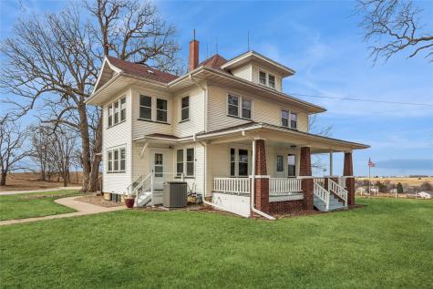 527 SW Swisher View Drive Swisher IA 52338