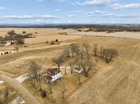 527 SW Swisher View Drive Swisher IA 52338