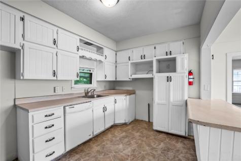 658 15th Avenue SW Cedar Rapids IA 52404