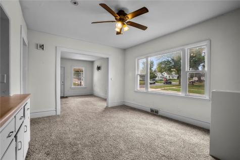 658 15th Avenue SW Cedar Rapids IA 52404