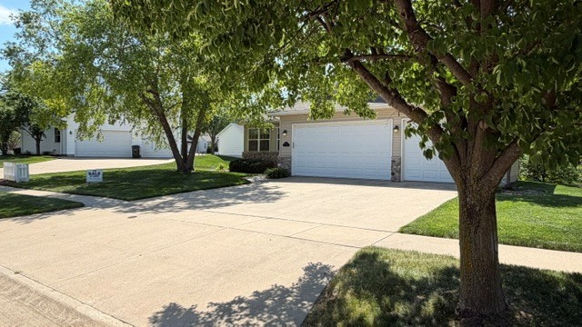 3411 Forest Valley Court NE Cedar Rapids IA 52411