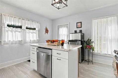 409 3rd Street SE Independence IA 50644