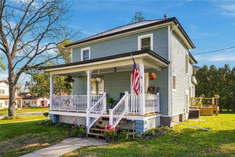409 3rd Street SE Independence IA 50644