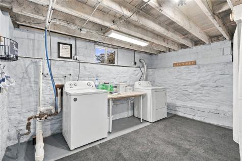 409 3rd Street SE Independence IA 50644