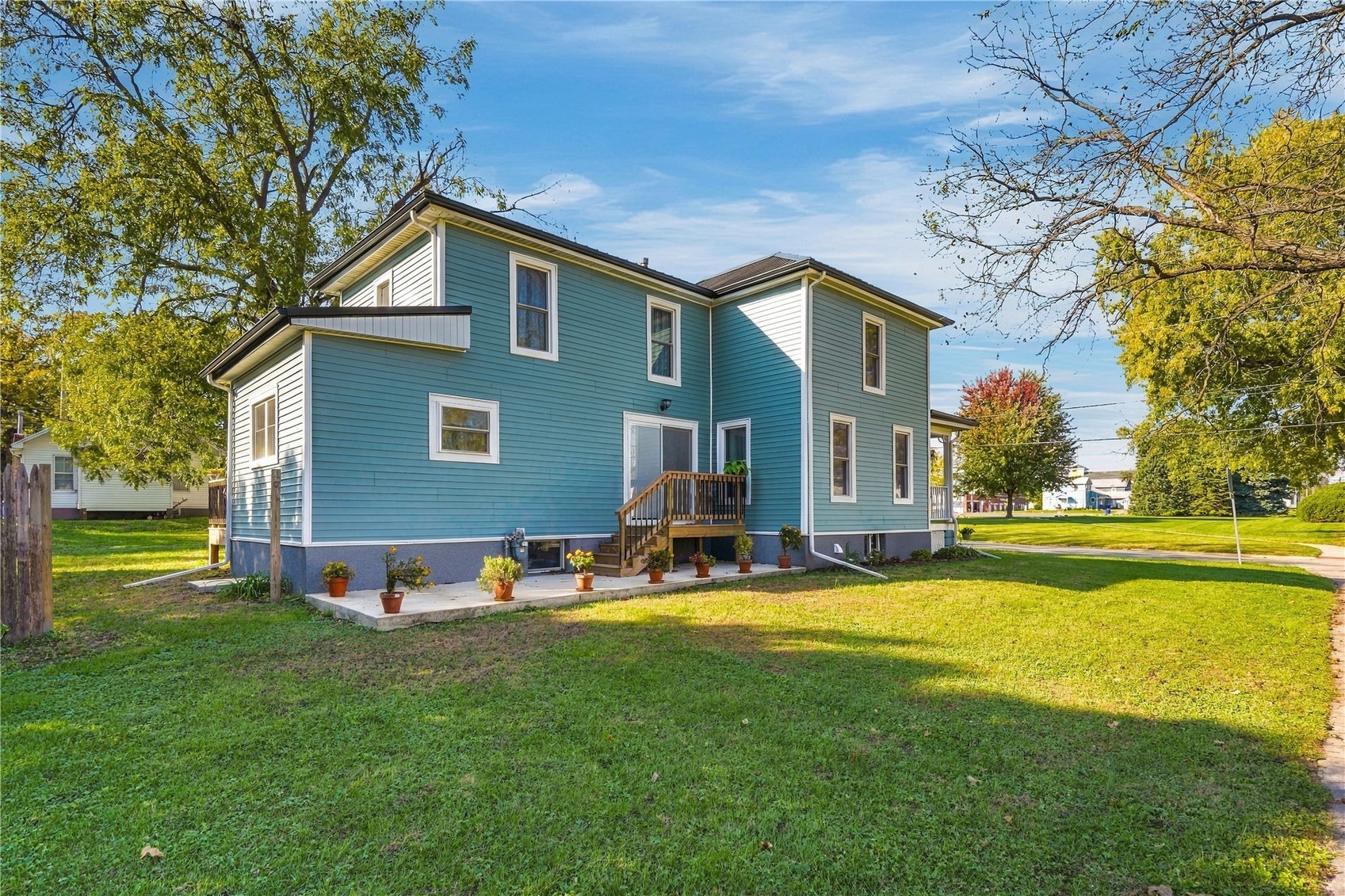 409 3rd Street SE Independence IA 50644