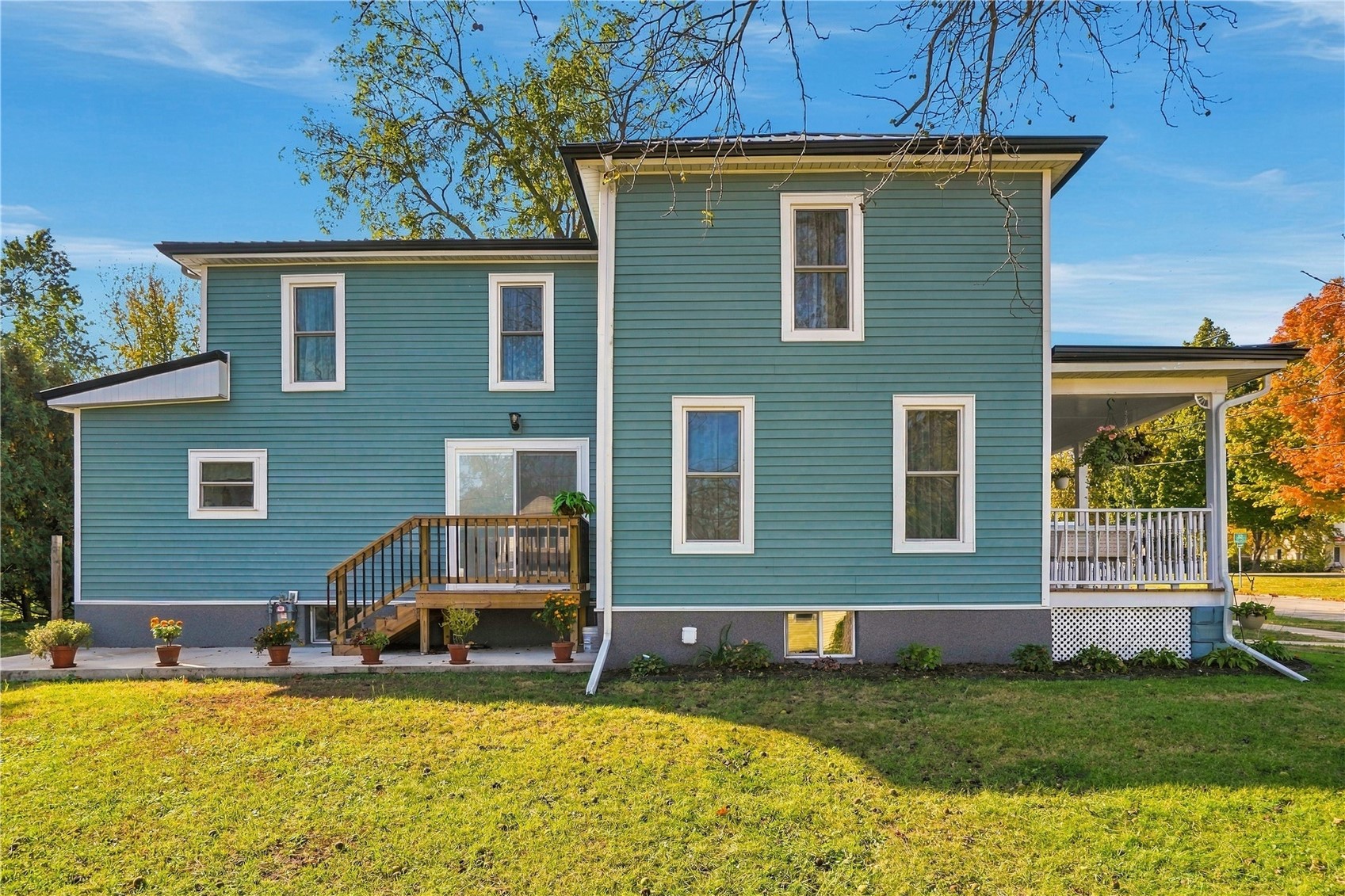 409 3rd Street SE Independence IA 50644