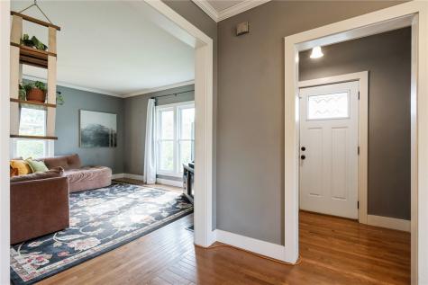 387 11th Street Marion IA 52302