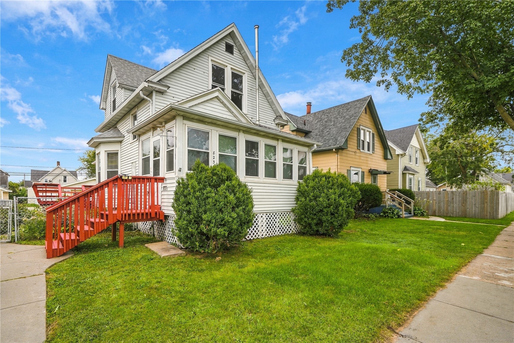 823 D Avenue NW Cedar Rapids IA 52405