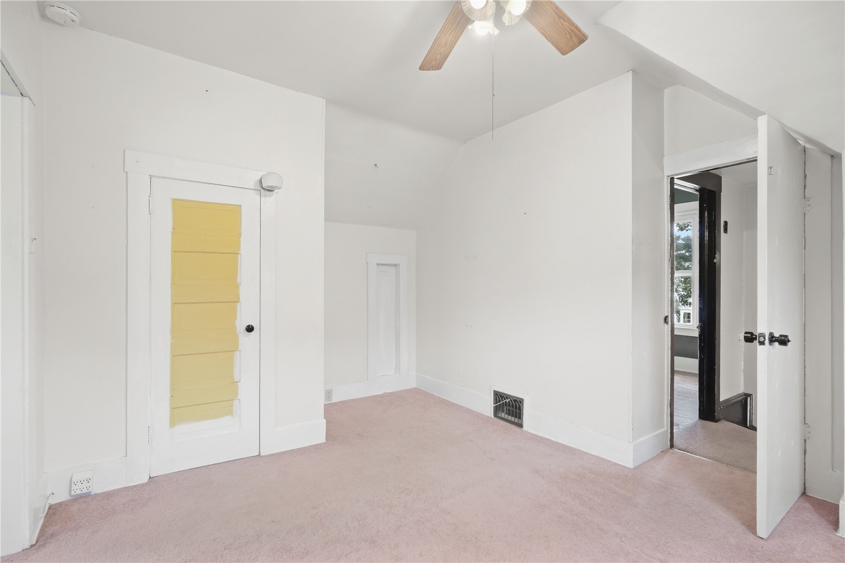 823 D Avenue NW Cedar Rapids IA 52405