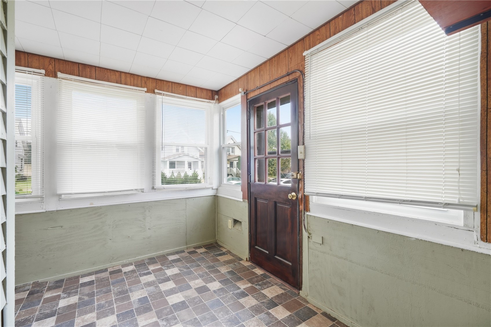 823 D Avenue NW Cedar Rapids IA 52405