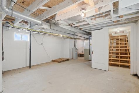 823 D Avenue NW Cedar Rapids IA 52405