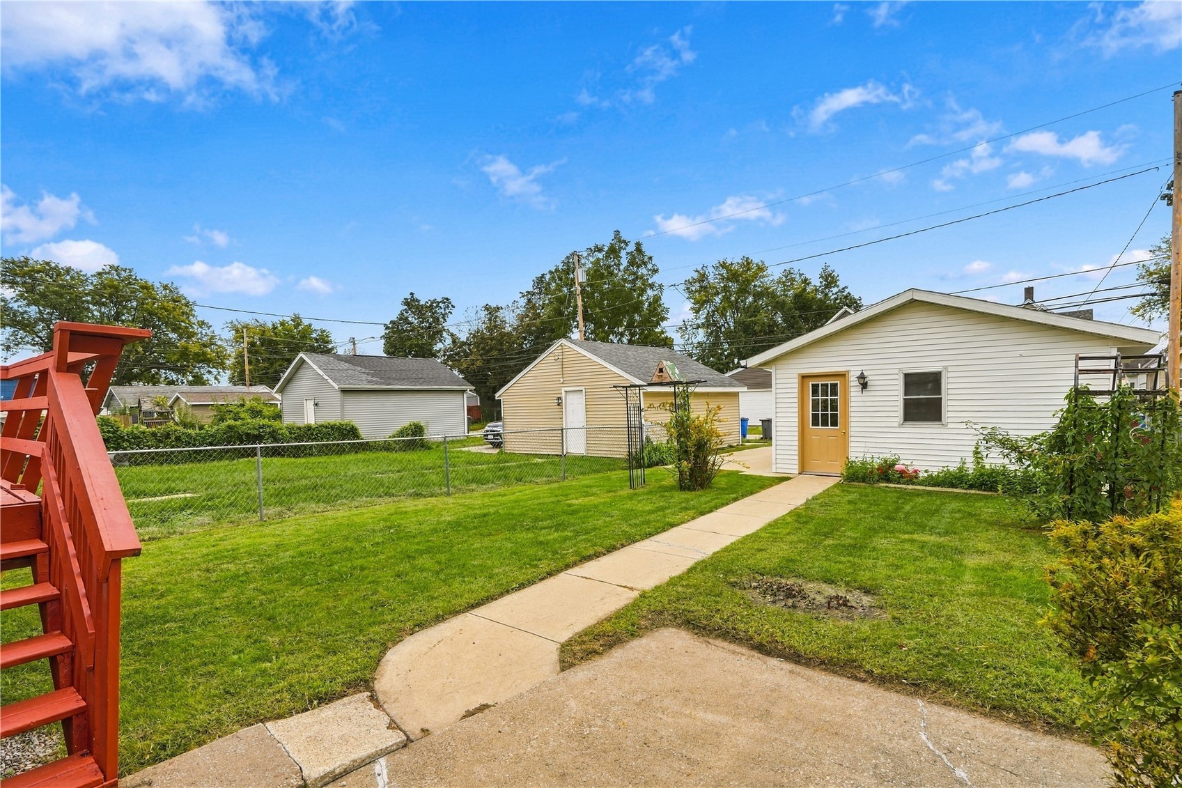 823 D Avenue NW Cedar Rapids IA 52405