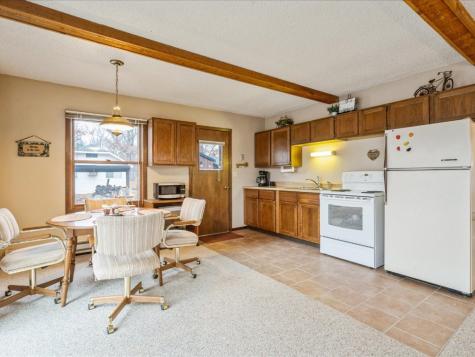 952 Ivanhoe Circle Mt Vernon IA 52314