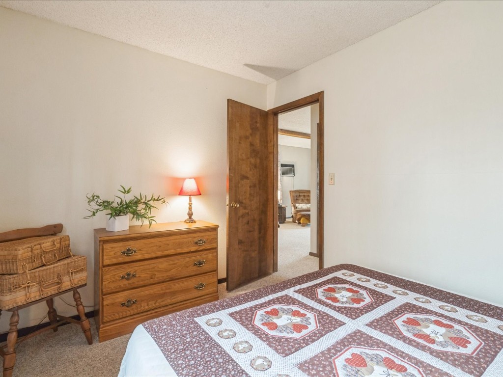 952 Ivanhoe Circle Mt Vernon IA 52314