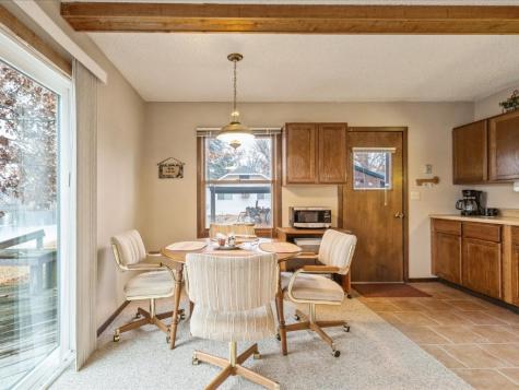 952 Ivanhoe Circle Mt Vernon IA 52314