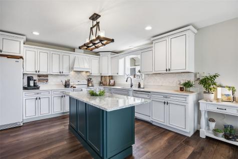 800 Kaitlynn Avenue Anamosa IA 52205