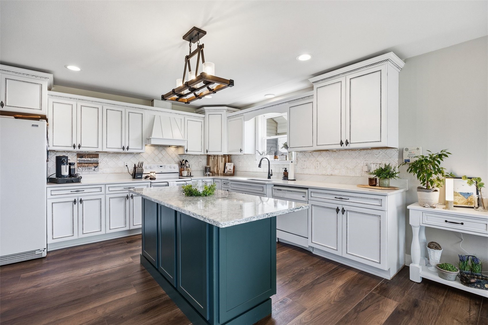 800 Kaitlynn Avenue Anamosa IA 52205
