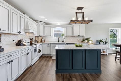 800 Kaitlynn Avenue Anamosa IA 52205