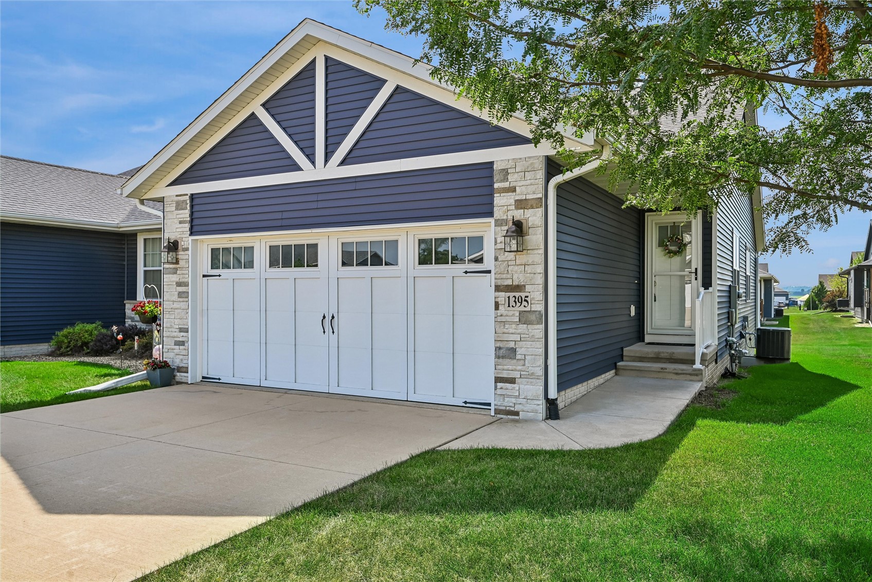 1395 Applewood Drive Fairfax IA 52228