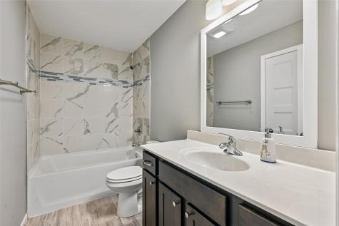 1395 Applewood Drive Fairfax IA 52228
