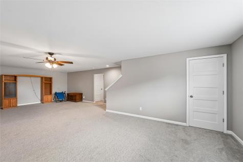 1395 Applewood Drive Fairfax IA 52228
