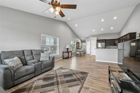 1395 Applewood Drive Fairfax IA 52228