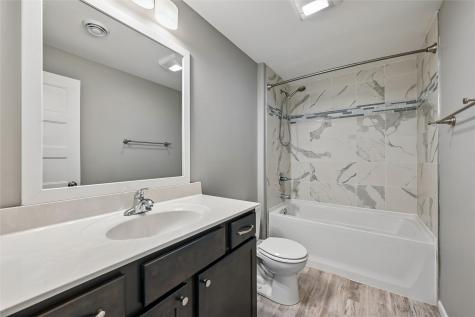 1395 Applewood Drive Fairfax IA 52228