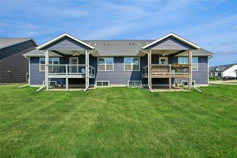 1395 Applewood Drive Fairfax IA 52228