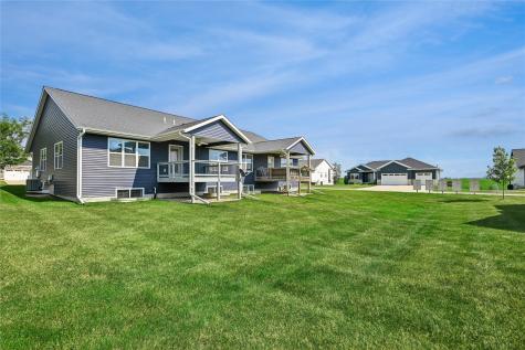 1395 Applewood Drive Fairfax IA 52228