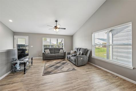 1395 Applewood Drive Fairfax IA 52228