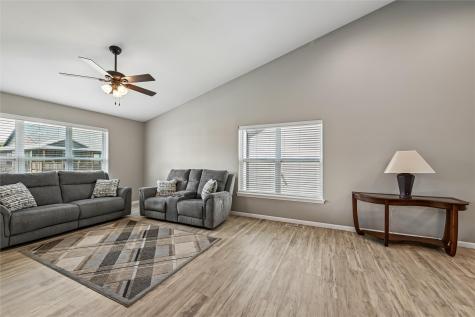 1395 Applewood Drive Fairfax IA 52228