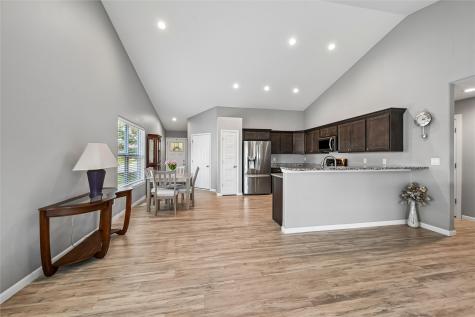 1395 Applewood Drive Fairfax IA 52228