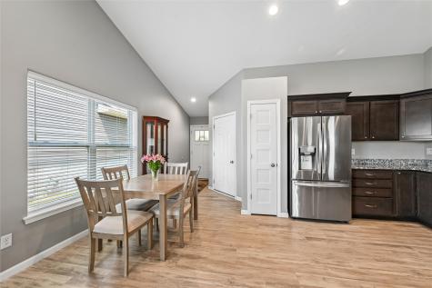 1395 Applewood Drive Fairfax IA 52228